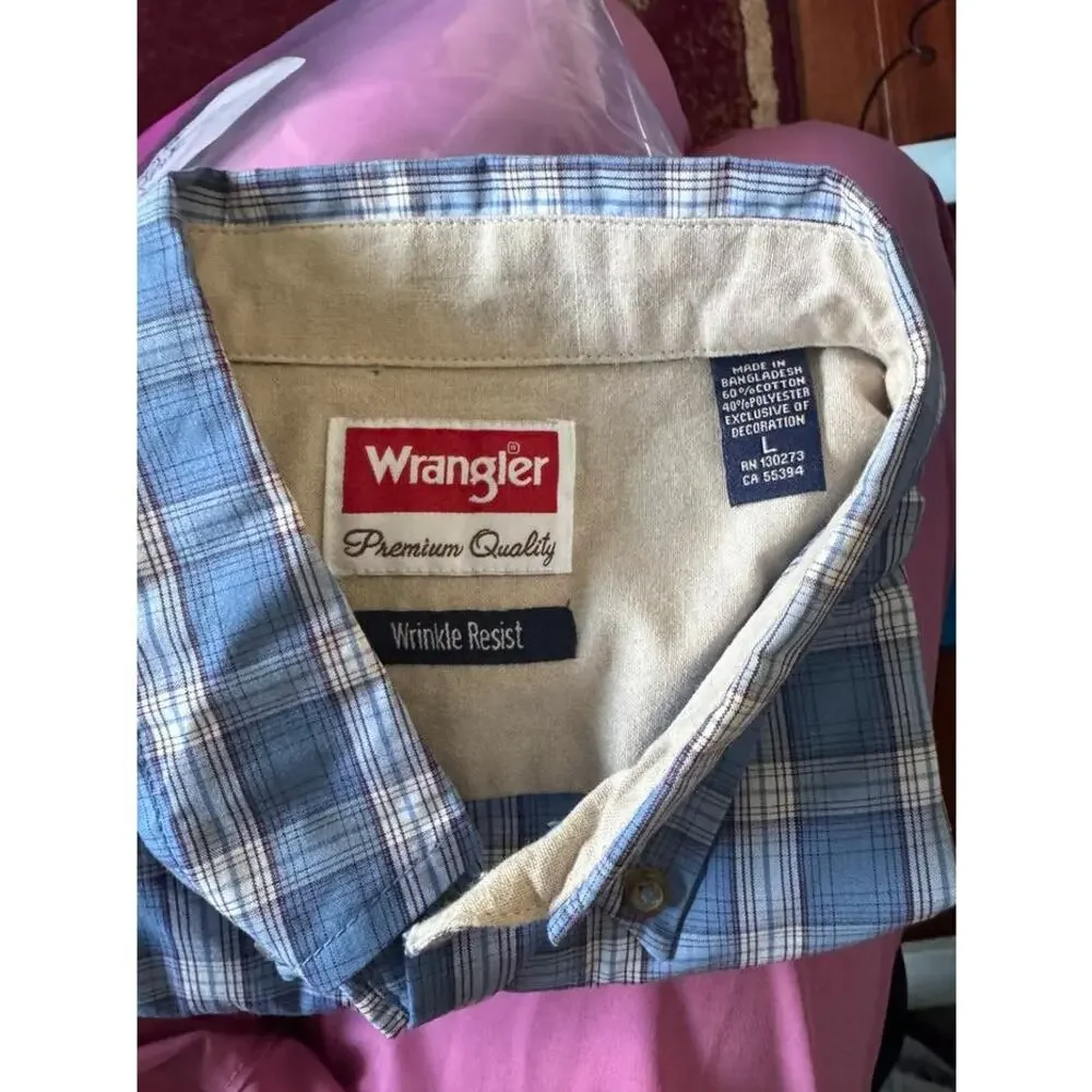 Wrangler Premium Quality Blue Plaid Short Sleeve Button-Up Shirt L